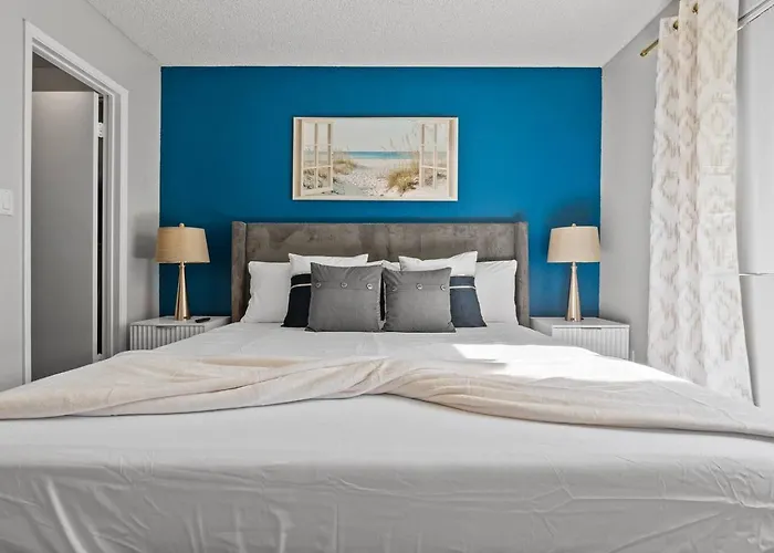 Designer Retreat - King Bed, Pool, Gym * Gilbert