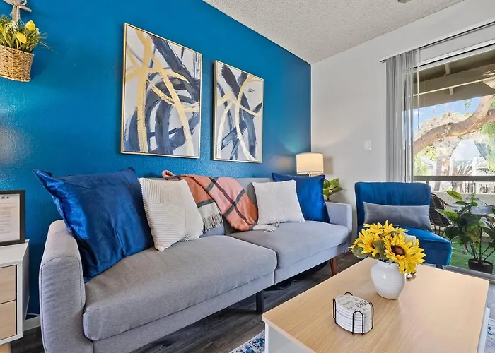 Designer Retreat - King Bed, Pool, Gym Apartament Gilbert